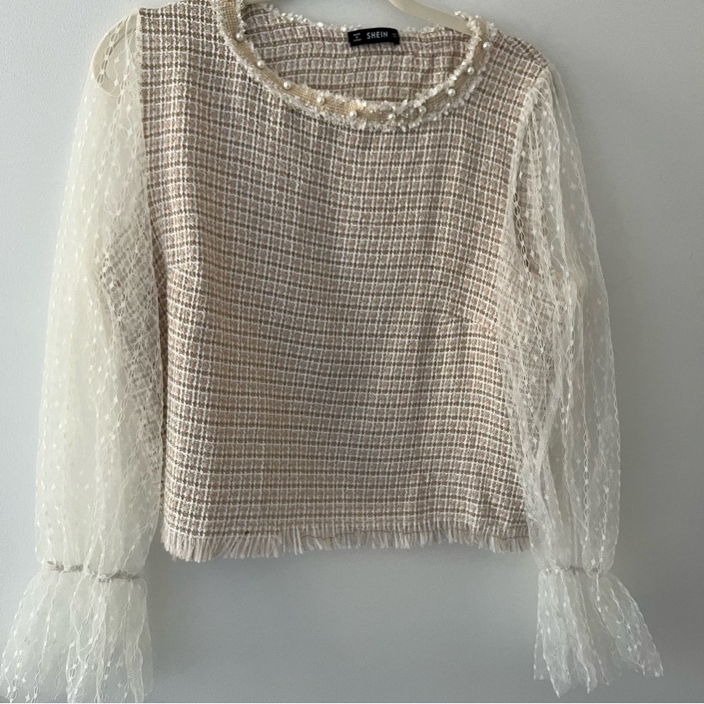 ❣️💫MARK DOWN 💫❣️SHEIN blouse with lace sleeves